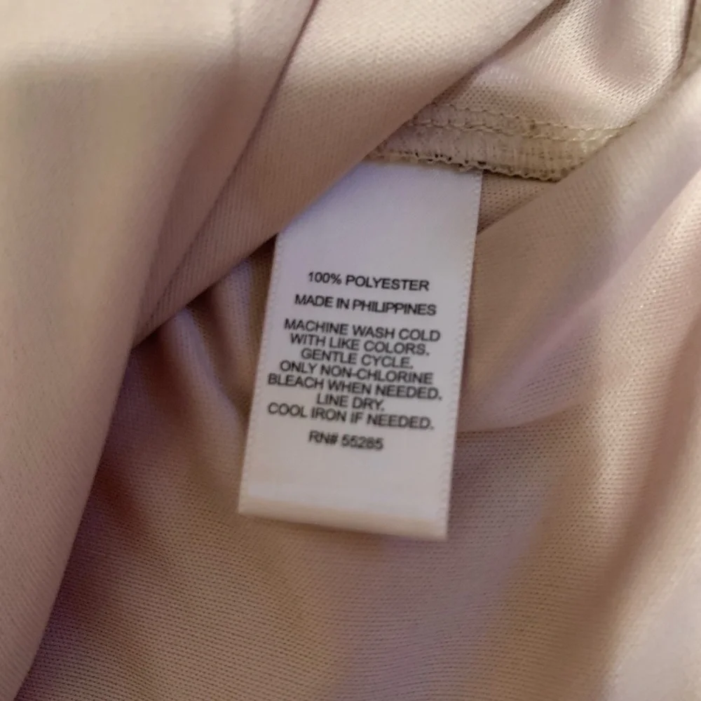 Express high neck spaghetti strap blouse. Elastic in bottom. Size S. - Picture 5 of 6